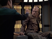 extant_StarTrek_VOY_6x07-DragonsTeeth_00980.jpg