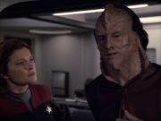 extant_StarTrek_VOY_6x07-DragonsTeeth_01210.jpg