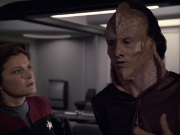 extant_StarTrek_VOY_6x07-DragonsTeeth_01211.jpg