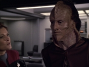 extant_StarTrek_VOY_6x07-DragonsTeeth_01213.jpg