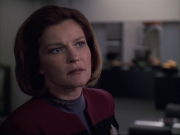 extant_StarTrek_VOY_6x07-DragonsTeeth_01219.jpg