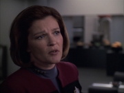extant_StarTrek_VOY_6x07-DragonsTeeth_01224.jpg