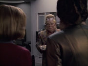 extant_StarTrek_VOY_6x07-DragonsTeeth_01241.jpg