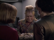 extant_StarTrek_VOY_6x07-DragonsTeeth_01243.jpg