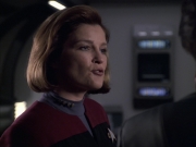 extant_StarTrek_VOY_6x07-DragonsTeeth_01266.jpg