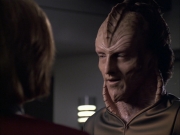 extant_StarTrek_VOY_6x07-DragonsTeeth_01273.jpg