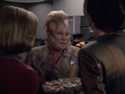 extant_StarTrek_VOY_6x07-DragonsTeeth_01297.jpg