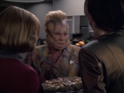 extant_StarTrek_VOY_6x07-DragonsTeeth_01298.jpg