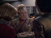 extant_StarTrek_VOY_6x07-DragonsTeeth_01300.jpg