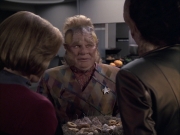 extant_StarTrek_VOY_6x07-DragonsTeeth_01302.jpg