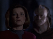 extant_StarTrek_VOY_6x07-DragonsTeeth_01548.jpg