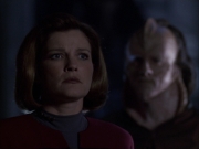 extant_StarTrek_VOY_6x07-DragonsTeeth_01550.jpg