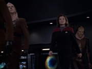 extant_StarTrek_VOY_6x07-DragonsTeeth_01586.jpg