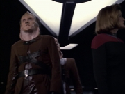 extant_StarTrek_VOY_6x07-DragonsTeeth_01592.jpg