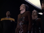 extant_StarTrek_VOY_6x07-DragonsTeeth_01596.jpg
