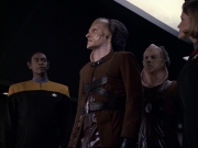 extant_StarTrek_VOY_6x07-DragonsTeeth_01597.jpg