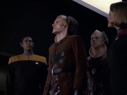 extant_StarTrek_VOY_6x07-DragonsTeeth_01599.jpg