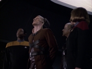 extant_StarTrek_VOY_6x07-DragonsTeeth_01605.jpg