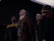 extant_StarTrek_VOY_6x07-DragonsTeeth_01606.jpg