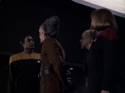 extant_StarTrek_VOY_6x07-DragonsTeeth_01610.jpg