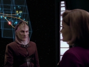 extant_StarTrek_VOY_6x07-DragonsTeeth_01623.jpg