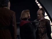 extant_StarTrek_VOY_6x07-DragonsTeeth_01638.jpg