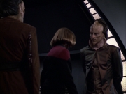 extant_StarTrek_VOY_6x07-DragonsTeeth_01643.jpg