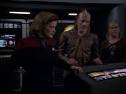 extant_StarTrek_VOY_6x07-DragonsTeeth_01650.jpg