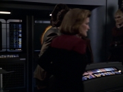 extant_StarTrek_VOY_6x07-DragonsTeeth_01651.jpg