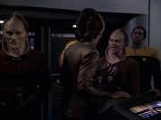 extant_StarTrek_VOY_6x07-DragonsTeeth_01656.jpg