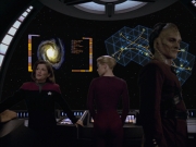 extant_StarTrek_VOY_6x07-DragonsTeeth_01666.jpg