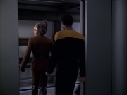 extant_StarTrek_VOY_6x07-DragonsTeeth_01675.jpg