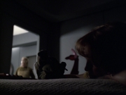 extant_StarTrek_VOY_6x07-DragonsTeeth_01686.jpg