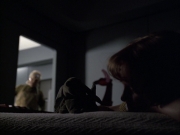 extant_StarTrek_VOY_6x07-DragonsTeeth_01689.jpg