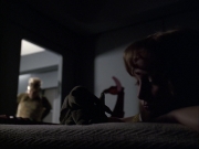 extant_StarTrek_VOY_6x07-DragonsTeeth_01690.jpg