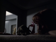 extant_StarTrek_VOY_6x07-DragonsTeeth_01703.jpg