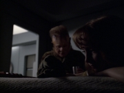 extant_StarTrek_VOY_6x07-DragonsTeeth_01739.jpg