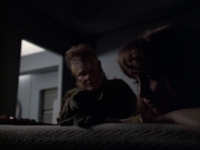 extant_StarTrek_VOY_6x07-DragonsTeeth_01746.jpg