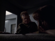 extant_StarTrek_VOY_6x07-DragonsTeeth_01788.jpg
