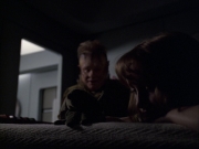 extant_StarTrek_VOY_6x07-DragonsTeeth_01798.jpg