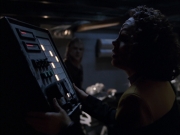 extant_StarTrek_VOY_6x07-DragonsTeeth_01843.jpg