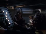 extant_StarTrek_VOY_6x07-DragonsTeeth_01845.jpg