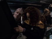 extant_StarTrek_VOY_6x07-DragonsTeeth_01851.jpg