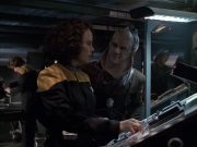 extant_StarTrek_VOY_6x07-DragonsTeeth_01857.jpg