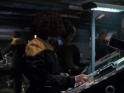 extant_StarTrek_VOY_6x07-DragonsTeeth_01861.jpg