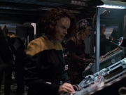 extant_StarTrek_VOY_6x07-DragonsTeeth_01872.jpg