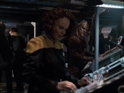 extant_StarTrek_VOY_6x07-DragonsTeeth_01877.jpg