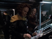 extant_StarTrek_VOY_6x07-DragonsTeeth_01878.jpg