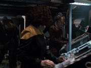 extant_StarTrek_VOY_6x07-DragonsTeeth_01879.jpg