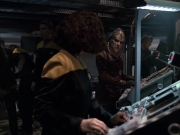 extant_StarTrek_VOY_6x07-DragonsTeeth_01882.jpg